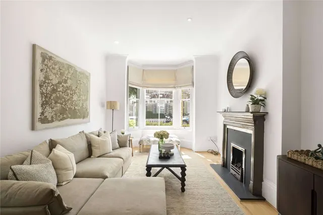 Photo 2 — Sarsfeld Road, London, SW12 8HR