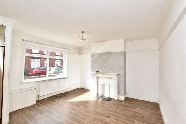 Whalley Road, Passmonds, OL12, photo 1