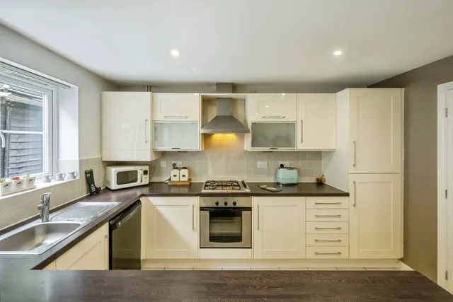 Pearwood Close, Rotherham, S63, photo 3