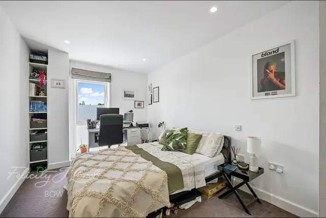 St Clements Avenue, London, photo 3