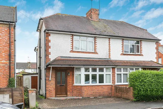 Queens Road, Egham, TW20, photo 1
