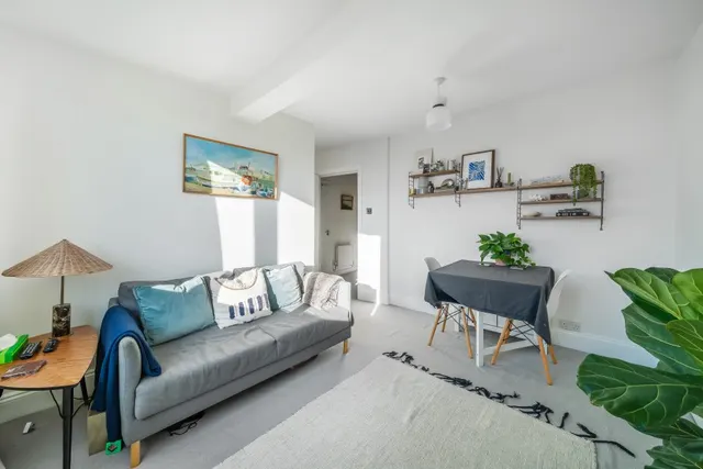 Cleaveland Road, Surbiton, KT6, photo 2
