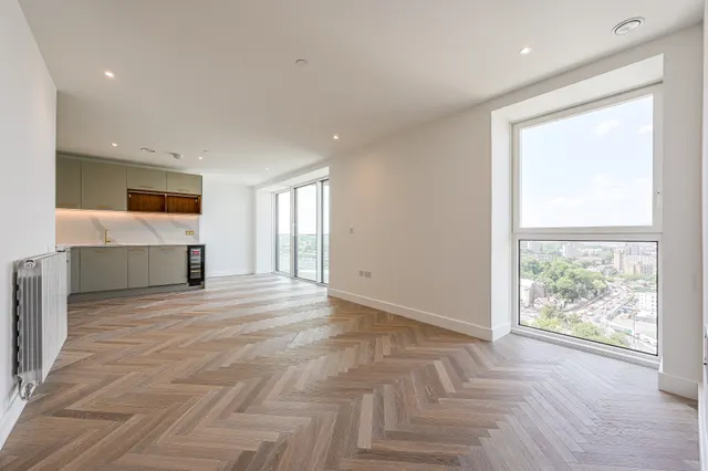 Flat 2005, Dunton Apartments, photo 1