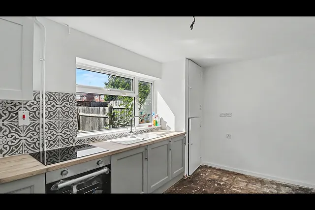 Lavender Crescent, Dogsthorpe, PE1, photo 2