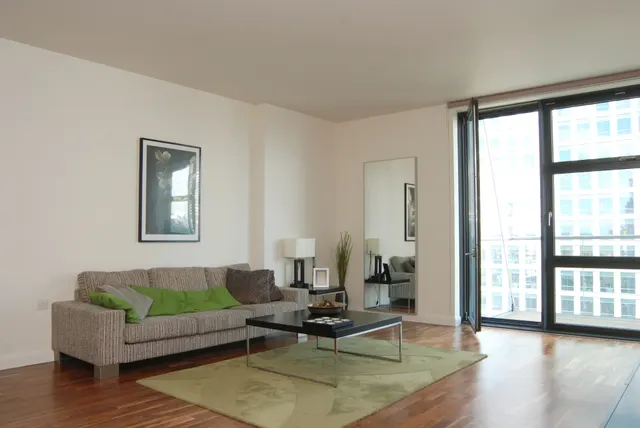 Flat 110 Discovery Dock Apartments West, 2 South Quay Square, London, photo 1