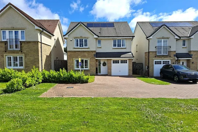Caldercruix Crescent, Livingston, West Lothian, EH54, photo 1