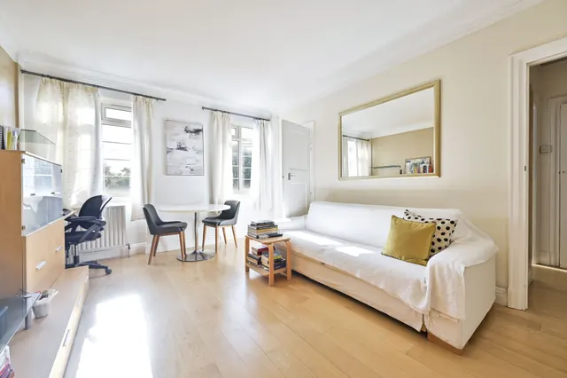 143 Chatsworth Court, Pembroke Road, London, photo 1