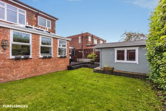 Bentley Road, Denton, M34, photo 2