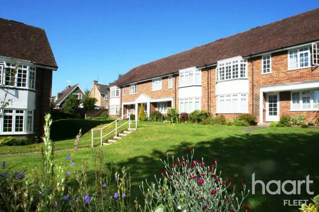 Cranbrook Court, GU51, photo 1