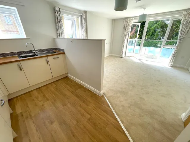 Parkstone Road, BH15, photo 3