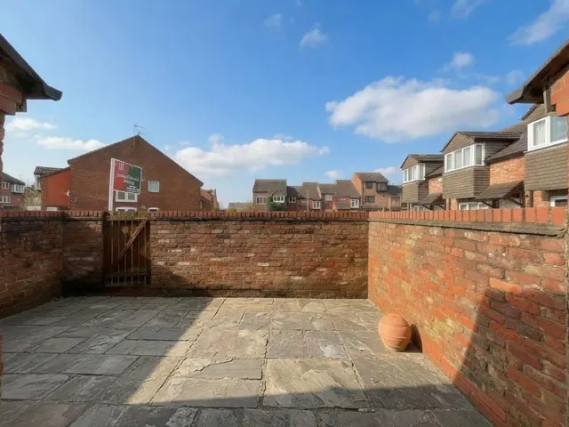 Gatcombe Mews, Wilmslow, SK9, photo 2