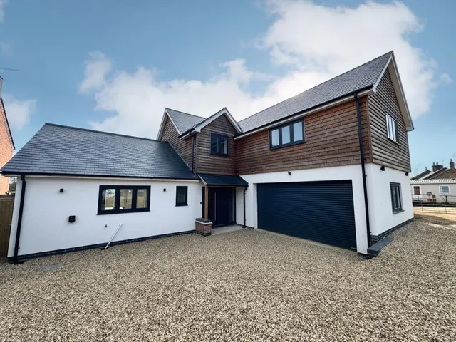 Vicarage Lane, Eaton, NG32, photo 1