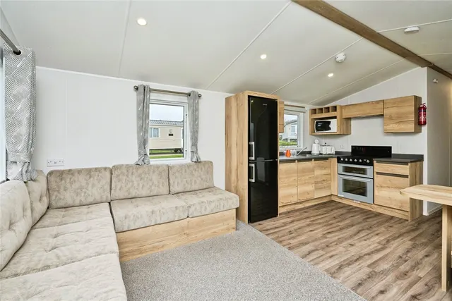 Thorness Lane, Cowes, PO31, photo 3