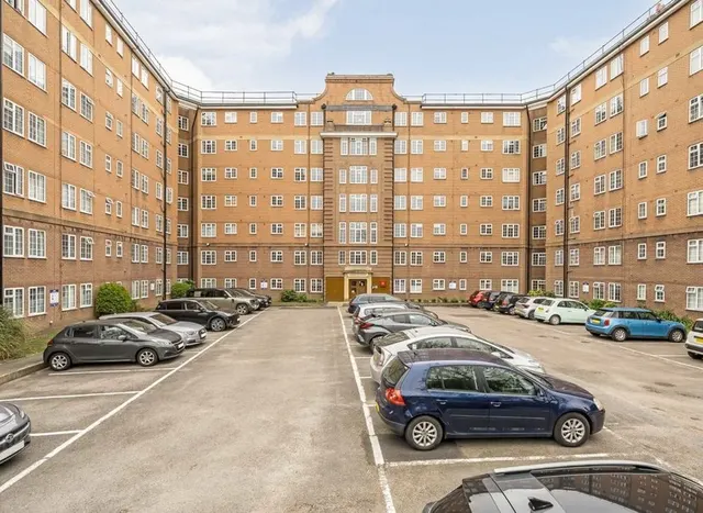 Goldhawk Road, Hammersmith, W6, photo 1