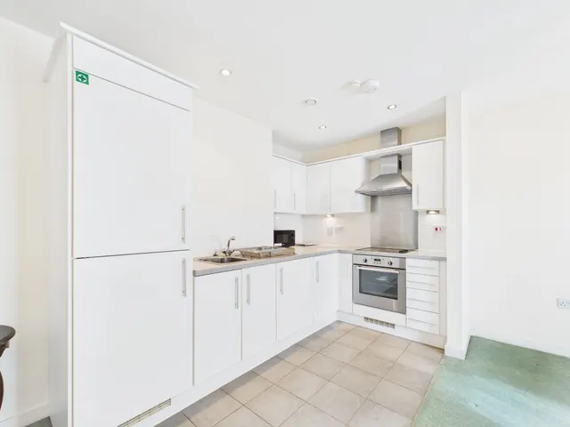 Lion Street, Newmarket Court, NP7, photo 2