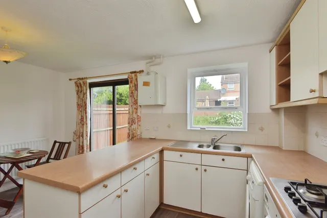 Douglas Place, Oldbrook, MK6, photo 2