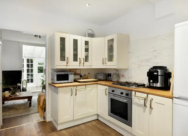 Cathles Road, Clapham South, SW12, photo 1