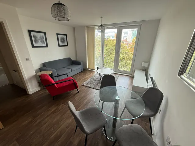 Rickman Drive, B15, photo 1