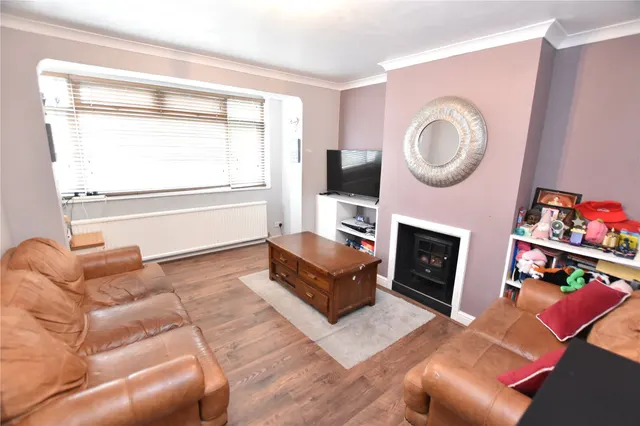 Photo 2 — Somerset Road, Farnborough, Hampshire, GU14 6DS