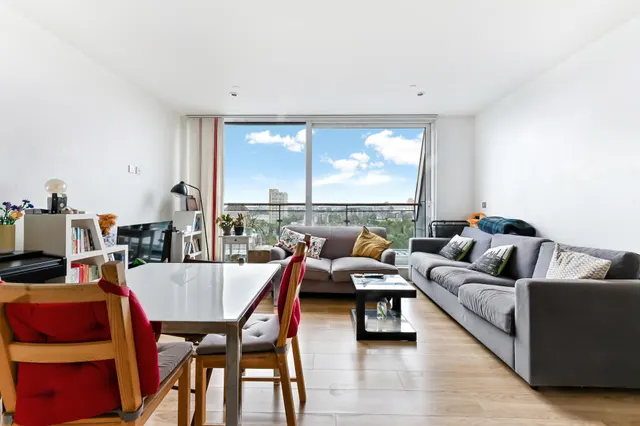 Cornell Square, Nine Elms, SW8, photo 1