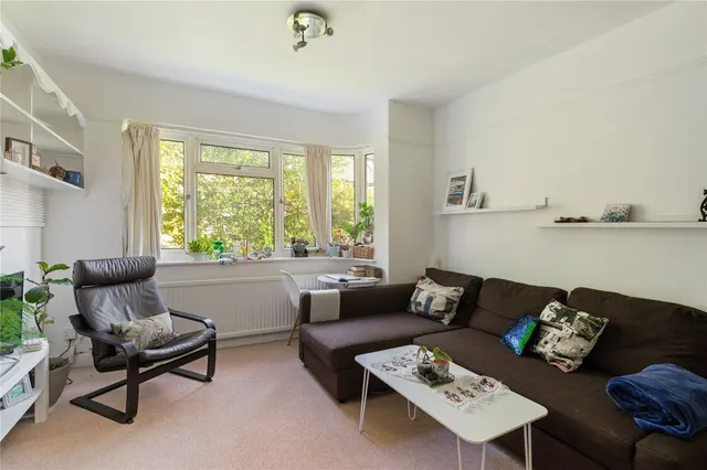 Photo 3 — Braeside Avenue, London, SW19