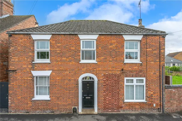 Photo 3 — Victoria Place, Bourne, Lincolnshire, PE10