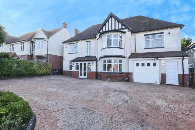 Lordswood Road, Birmingham, photo 1