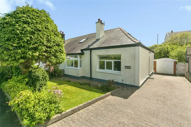 Ffordd Cynlas, Benllech, LL74, photo 1