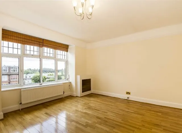 Portsmouth Road, Surbiton, KT6, photo 2
