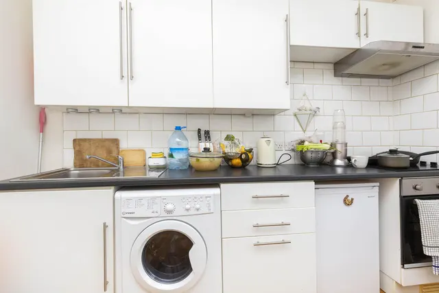 Camden Road, N7, photo 2