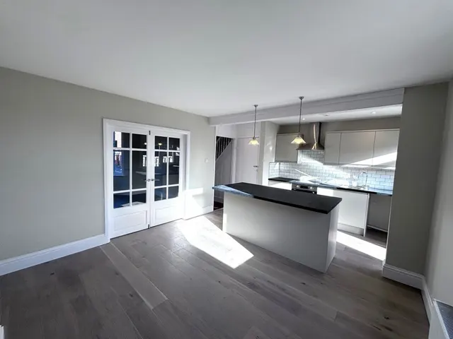 St Michaels Road, BA21, photo 2