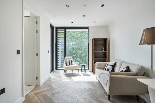 Photo 3 — Apartment 33, 3 Cluny Mews, London