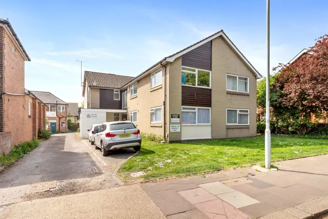 Cedar Court, Tarring Road, Worthing, photo 1