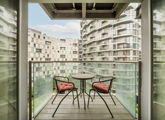 Biscayne Avenue, Canary Wharf, E14, photo 1
