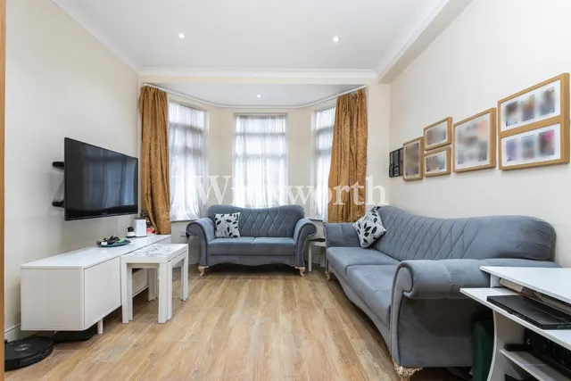 Photo 3 — Wightman Road, London, N8