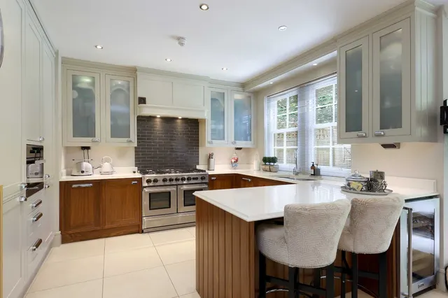 Oak Wood Place, Gerrards Cross, SL9, photo 2