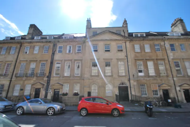 Alfred Street, photo 1