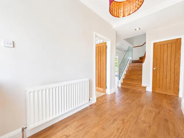 Photo 2 — Winburne Crescent, Hamilton, Hamilton, ML3 9BP