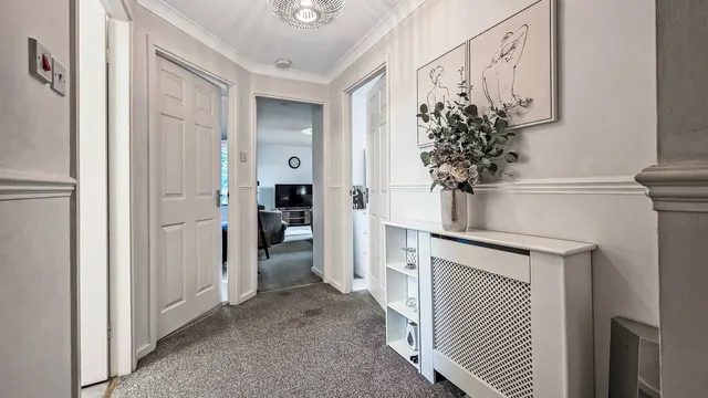 Longview Drive, Wardley, M27, photo 2