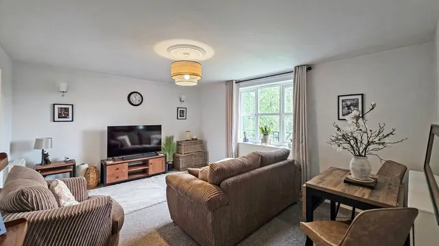 Longview Drive, Wardley, M27, photo 3