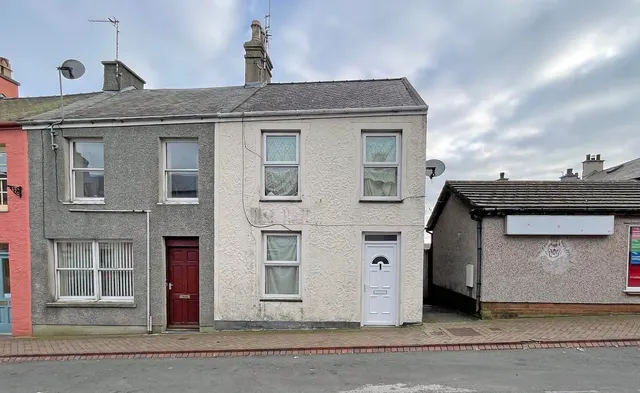 William Street, Holyhead, photo 1