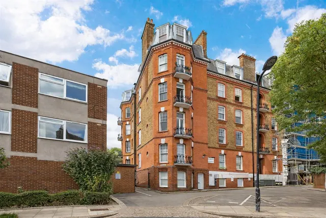 Photo 2 — Inglewood Road West Hampstead, London NW6 1QX