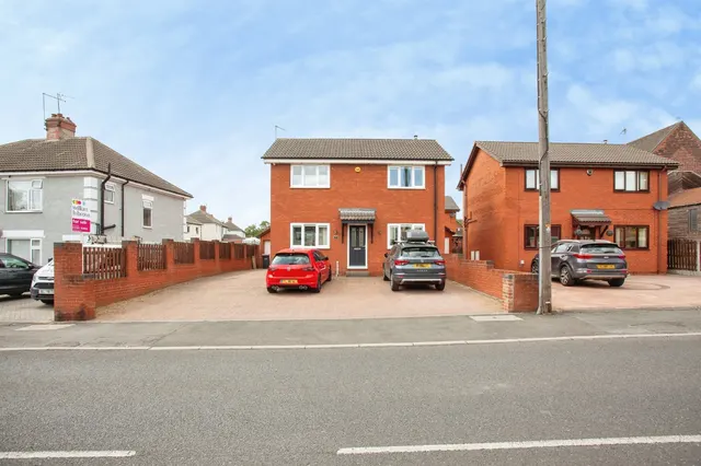 St. Nicolas Road, Rawmarsh, Rotherham, photo 1