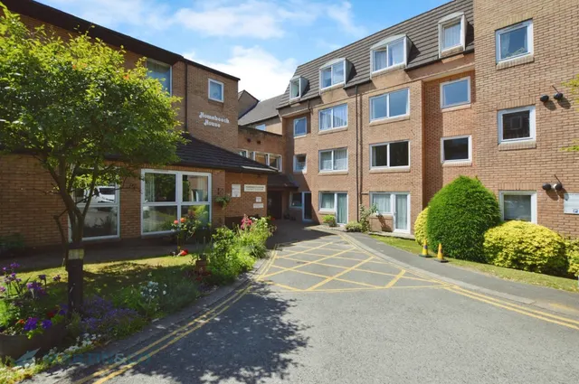 Mount Hermon Road, Woking, Surrey, photo 1