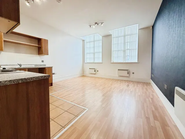 Cinnabar House, LA4, photo 2
