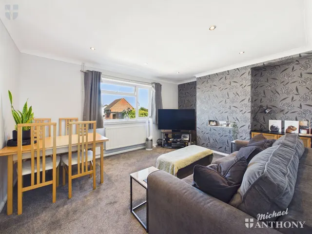 Photo 3 — Churchill Avenue, Aylesbury, HP21 8NF