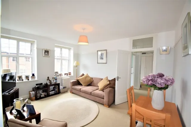 Heathfield Terrace, London, photo 2