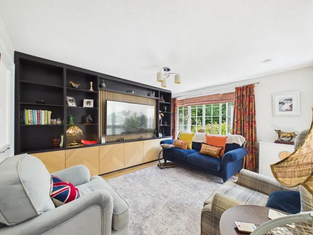 Kempton Close, Thornbury, BS35, photo 3