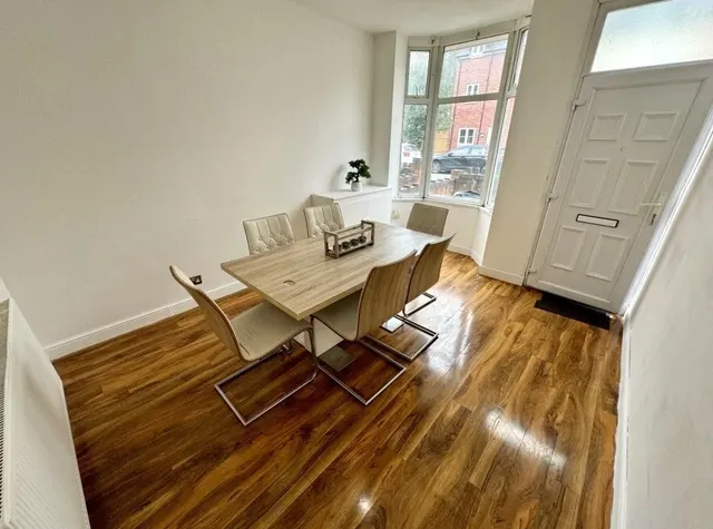 Knighton Fields Road West, Knighton Fields, LE2, photo 2