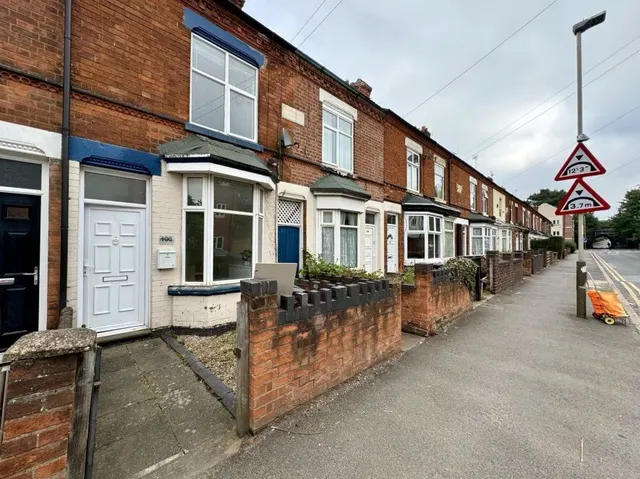 Knighton Fields Road West, Knighton Fields, LE2, photo 1